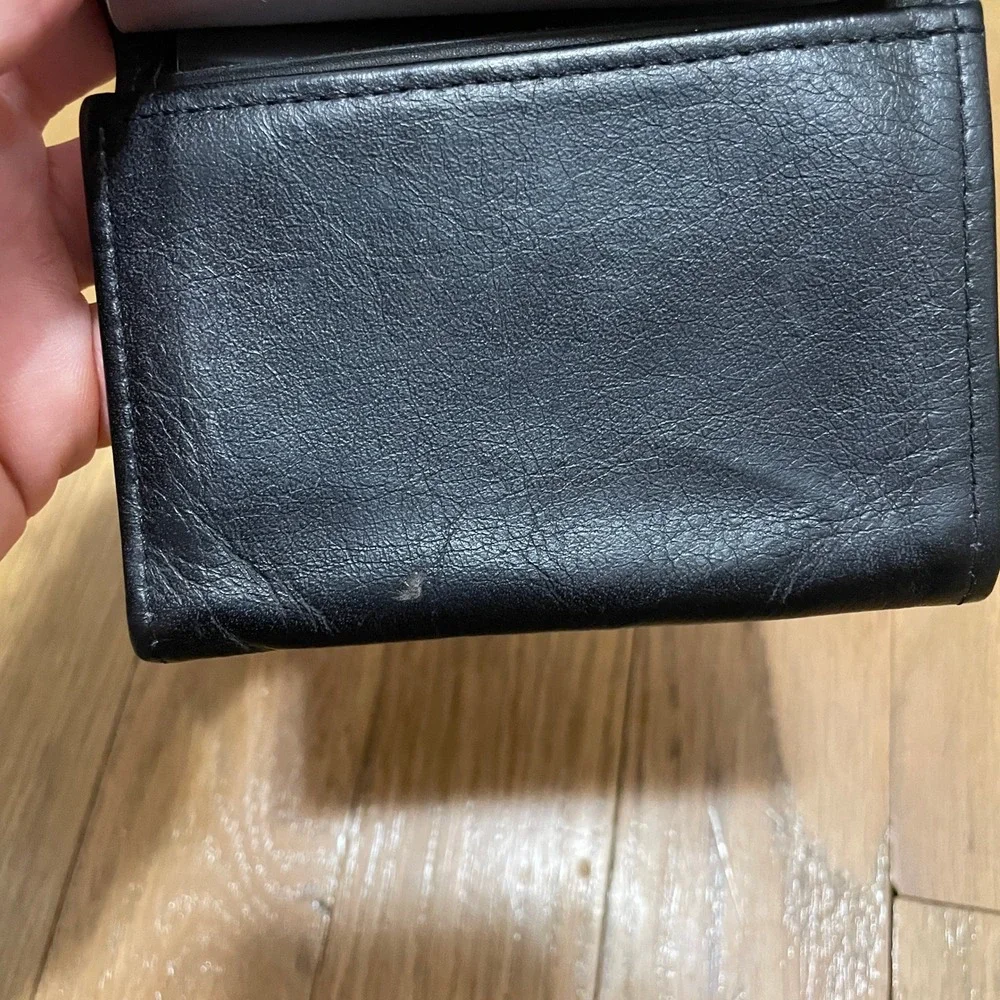 Rico MLB New York Yankees Black Cowhide Leather Trifold Wallet Embroidered Logo